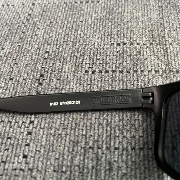 Oakley Holbrook Sunglasses 009102 Black Lenses-Black Matte Frame - Picture 10 of 14